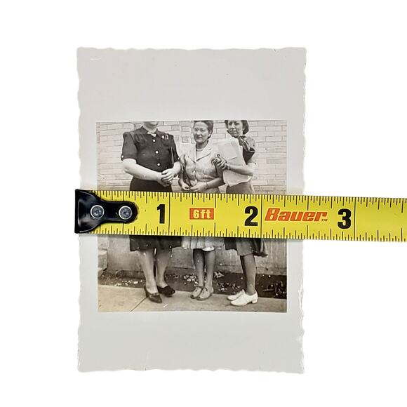 Vtg Accidental Error Snapshot of Ladies Original Monochrome Photography Found - Picture 3 of 4